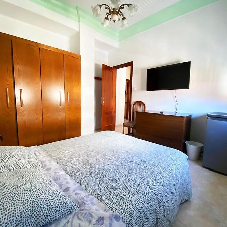 La Malvarrosa Beach Rooms In Shared Apartment Valencia Exterior photo