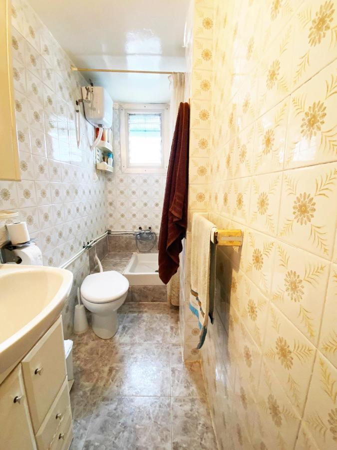 La Malvarrosa Beach Rooms In Shared Apartment Valencia Exterior photo