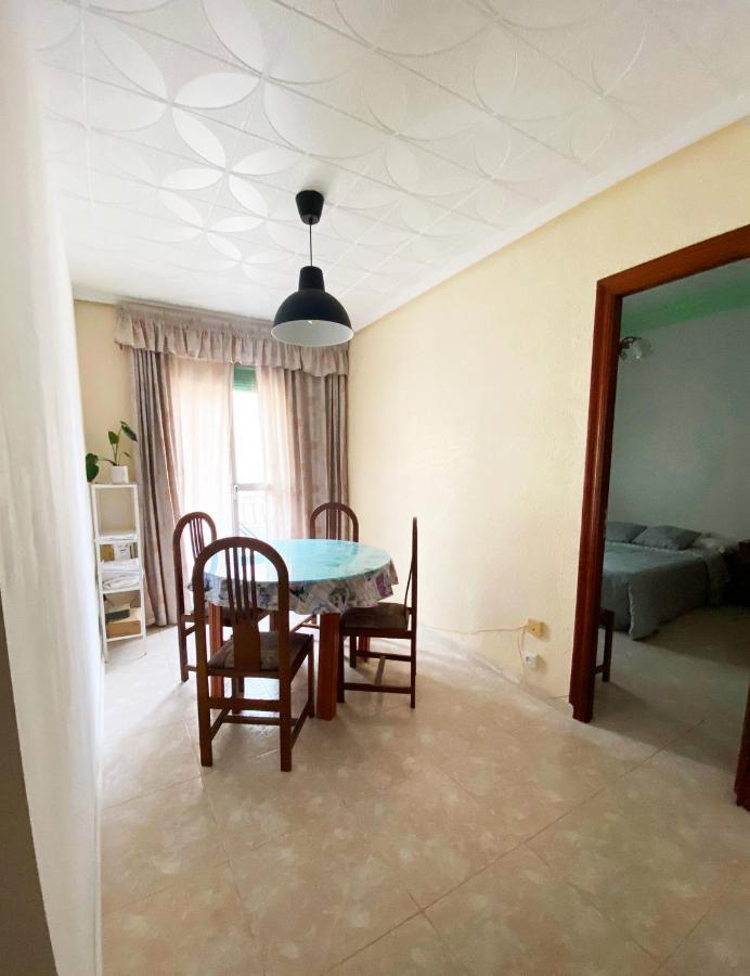 La Malvarrosa Beach Rooms In Shared Apartment Valencia Exterior photo