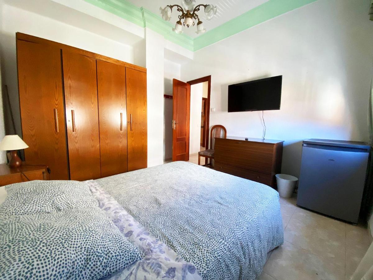 La Malvarrosa Beach Rooms In Shared Apartment Valencia Exterior photo