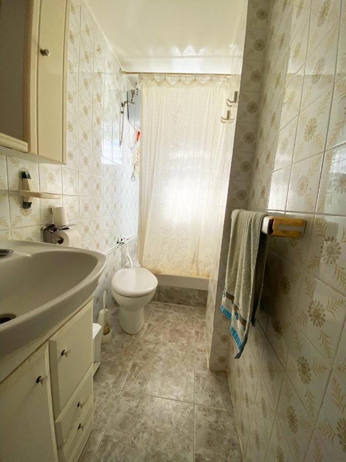 La Malvarrosa Beach Rooms In Shared Apartment Valencia Exterior photo