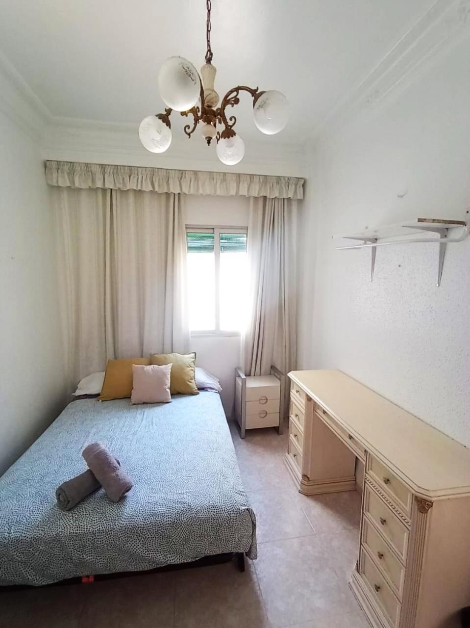 La Malvarrosa Beach Rooms In Shared Apartment Valencia Exterior photo