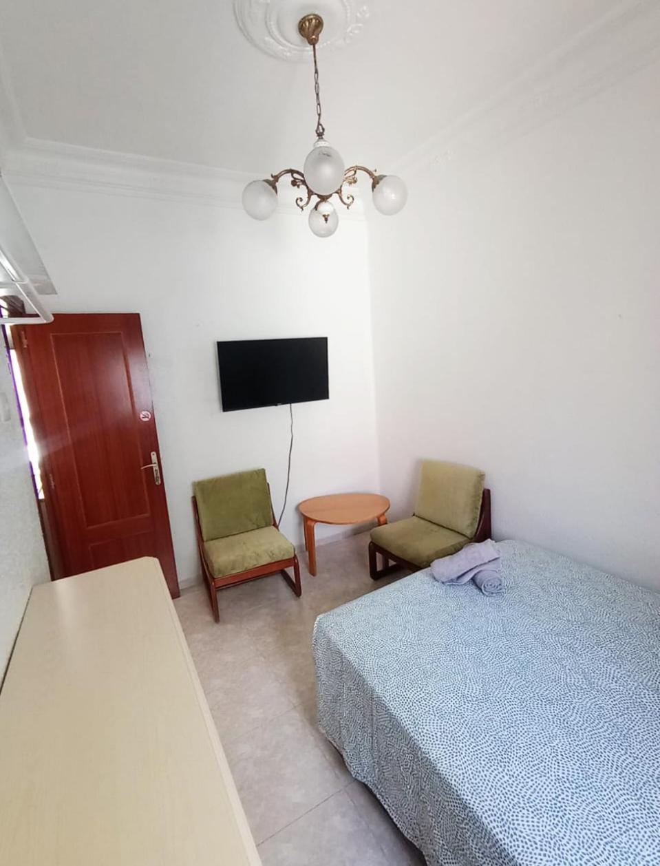 La Malvarrosa Beach Rooms In Shared Apartment Valencia Exterior photo
